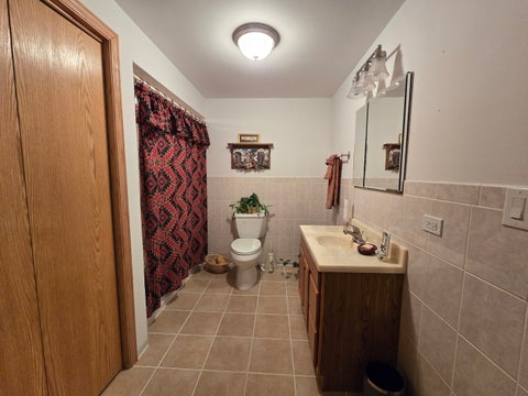 Tiny photo for 330 Kirkwood Avenue, Winthrop Harbor, IL 60096 (MLS # 12786613)