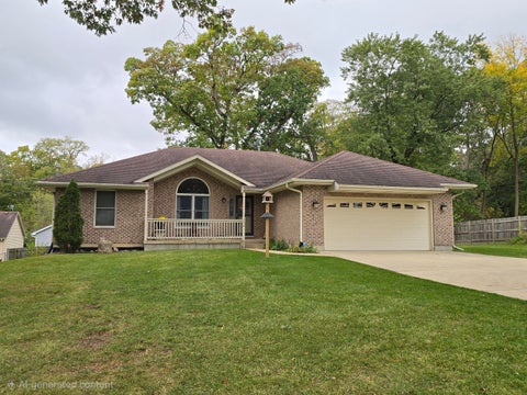 Photo of 330 Kirkwood Avenue, Winthrop Harbor, IL 60096 (MLS # 12786613)