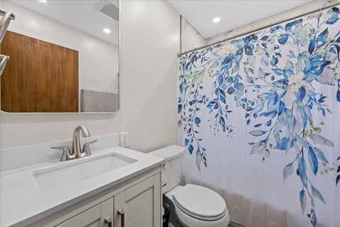 Tiny photo for 2714 Fort Sheridan Avenue, Highland Park, IL 60035 (MLS # 12686916)