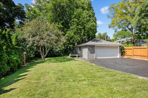 Tiny photo for 2714 Fort Sheridan Avenue, Highland Park, IL 60035 (MLS # 12686916)