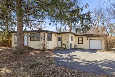 Tiny photo for 128 Harding Court, Glen Ellyn, IL 60137 (MLS # 12585201)