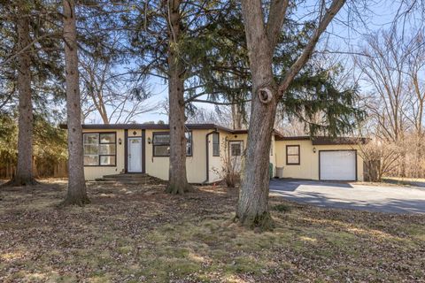 Photo of 128 Harding Court, Glen Ellyn, IL 60137 (MLS # 12585201)