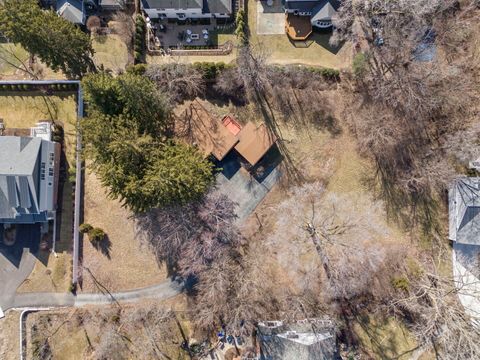 Tiny photo for 128 Harding Court, Glen Ellyn, IL 60137 (MLS # 12585201)