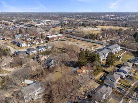 Tiny photo for 128 Harding Court, Glen Ellyn, IL 60137 (MLS # 12585201)