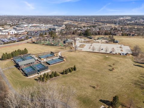 Tiny photo for 128 Harding Court, Glen Ellyn, IL 60137 (MLS # 12585201)