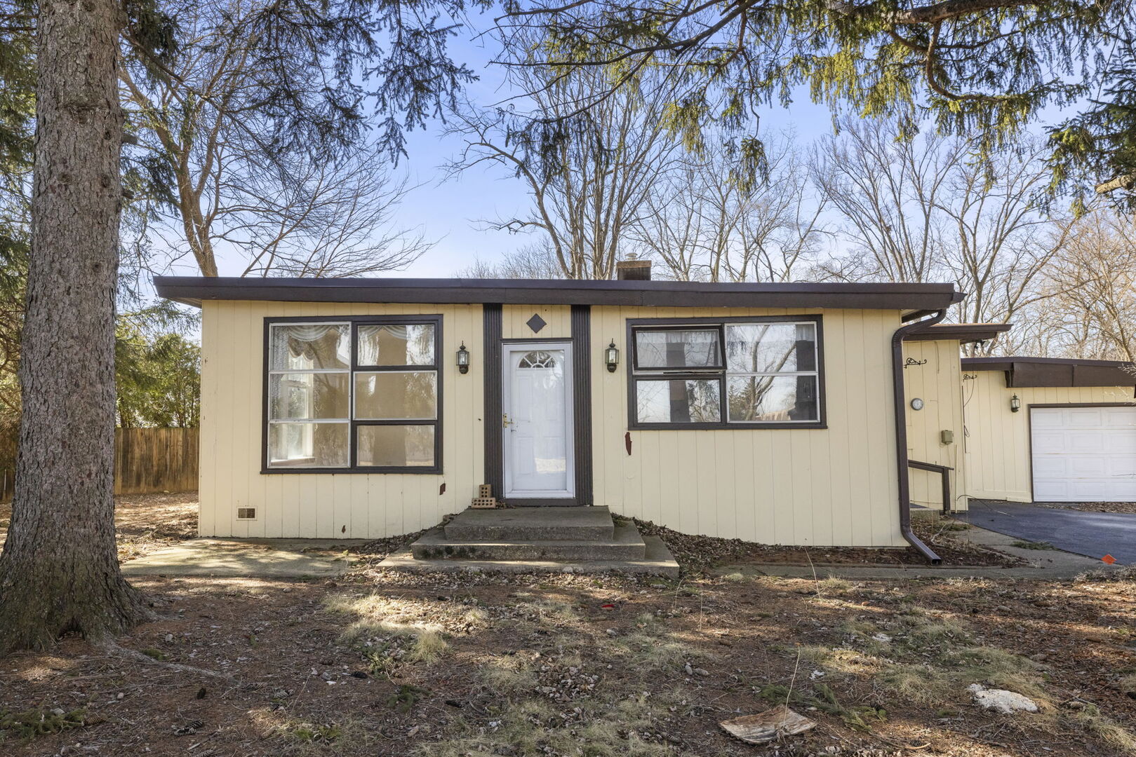 128 Harding Court