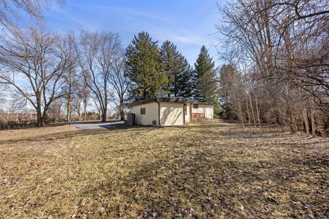 Tiny photo for 128 Harding Court, Glen Ellyn, IL 60137 (MLS # 12585201)