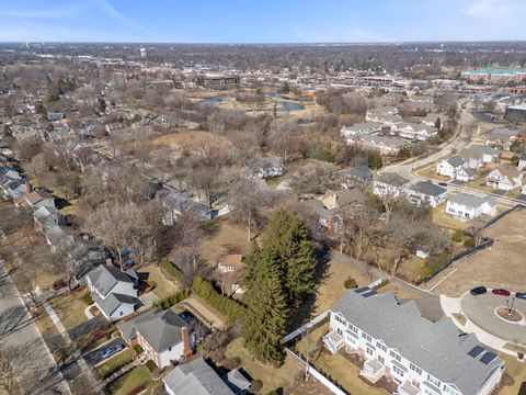 Tiny photo for 128 Harding Court, Glen Ellyn, IL 60137 (MLS # 12585201)