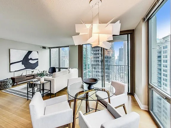 2 E Erie Street 2205