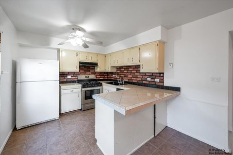 Tiny photo for 2230 Stratham Place, Hoffman Estates, IL 60169 (MLS # 12476849)