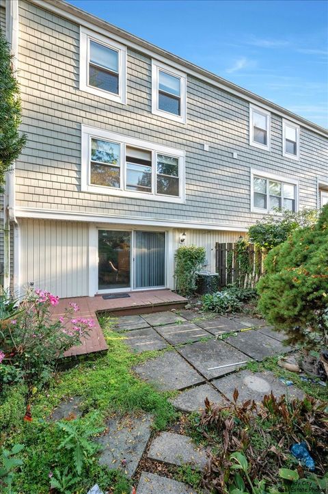 Tiny photo for 2230 Stratham Place, Hoffman Estates, IL 60169 (MLS # 12476849)