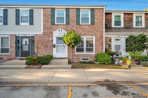 Photo of 2230 Stratham Place, Hoffman Estates, IL 60169 (MLS # 12476849)