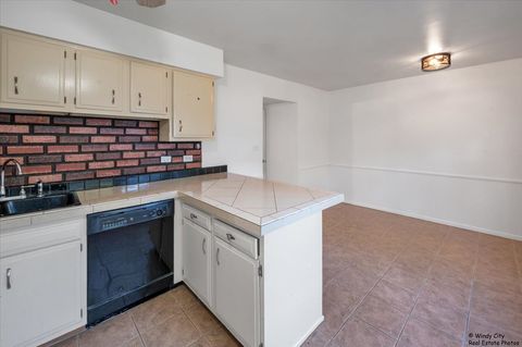 Tiny photo for 2230 Stratham Place, Hoffman Estates, IL 60169 (MLS # 12476849)