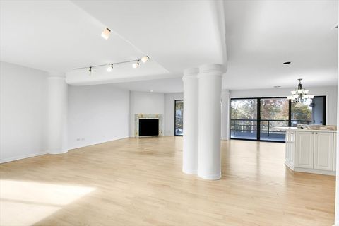 Tiny photo for 7131 N Caldwell Avenue #4S, Chicago, IL 60646 (MLS # 12585947)