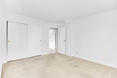Tiny photo for 7131 N Caldwell Avenue #4S, Chicago, IL 60646 (MLS # 12585947)
