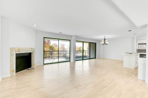 Tiny photo for 7131 N Caldwell Avenue #4S, Chicago, IL 60646 (MLS # 12585947)