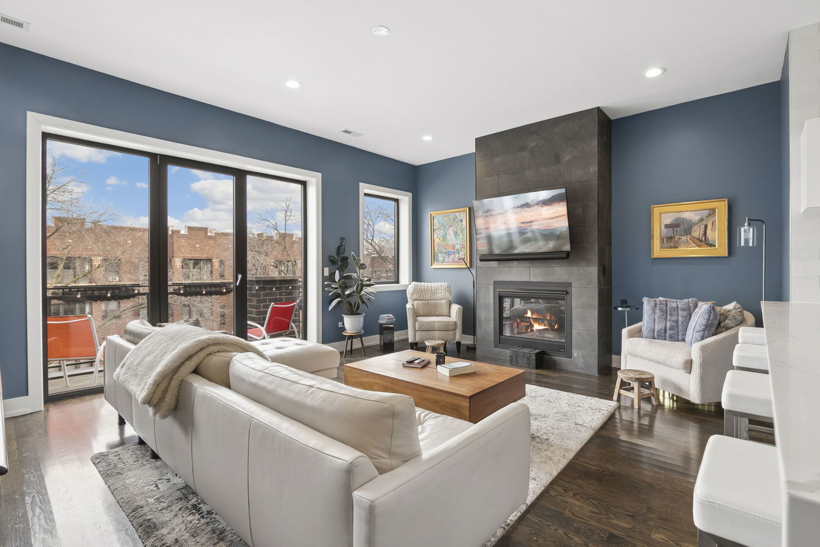 1355 W Winnemac Avenue 3