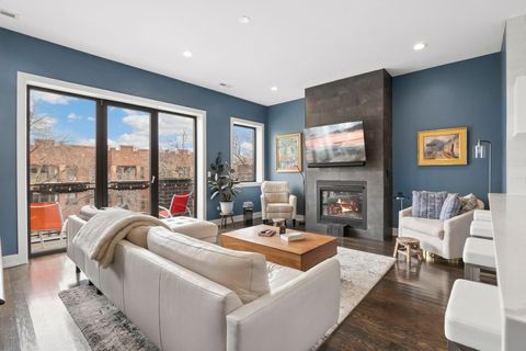 Tiny photo for 1355 W Winnemac Avenue #3, Chicago, IL 60640 (MLS # 12592014)