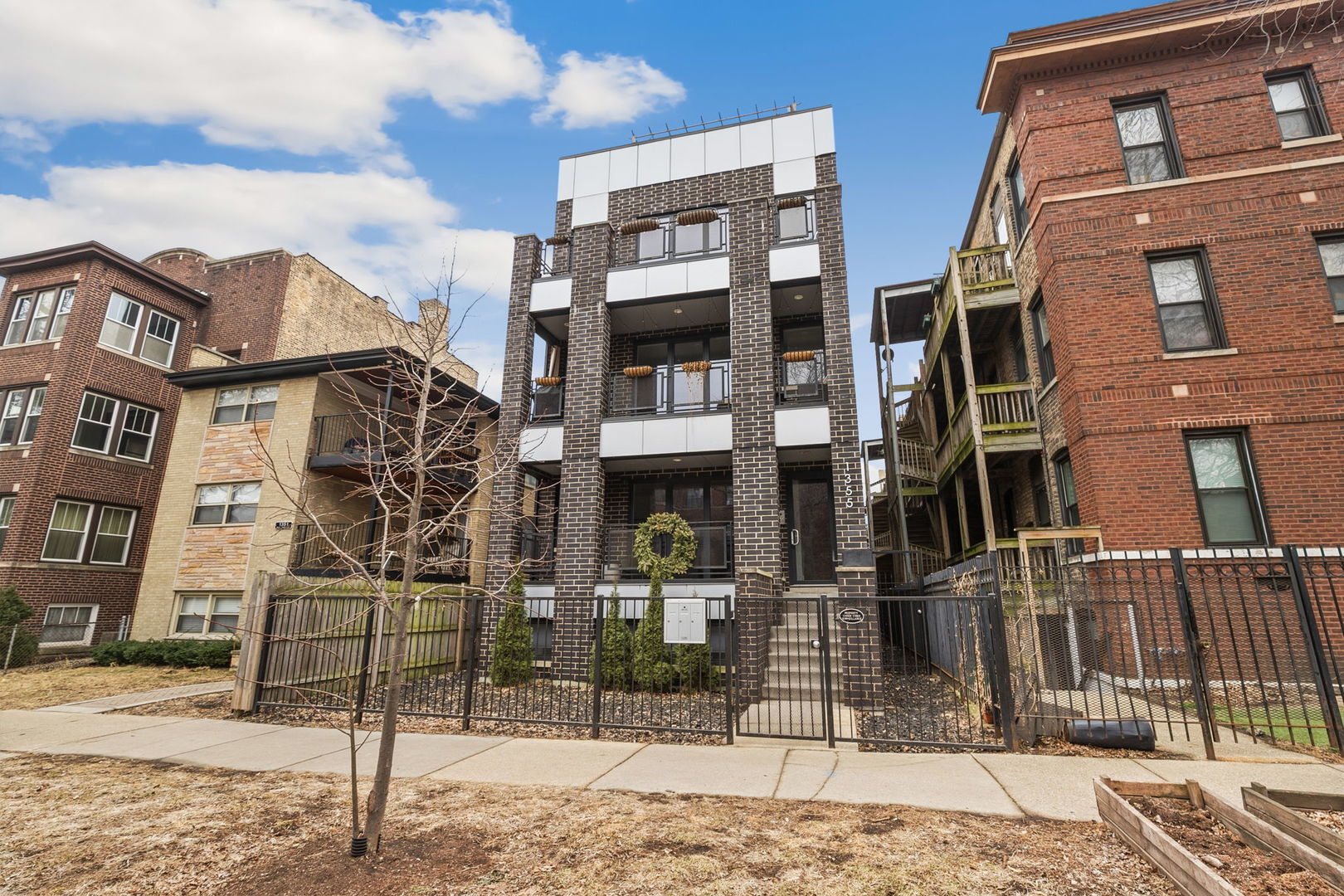 1355 W Winnemac Avenue 3