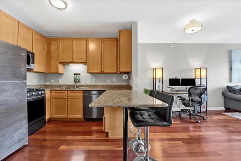 Tiny photo for 125 S Jefferson Street #2701, Chicago, IL 60661 (MLS # 12490894)