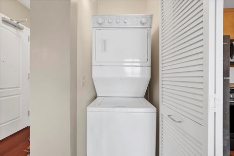 Tiny photo for 125 S Jefferson Street #2701, Chicago, IL 60661 (MLS # 12490894)