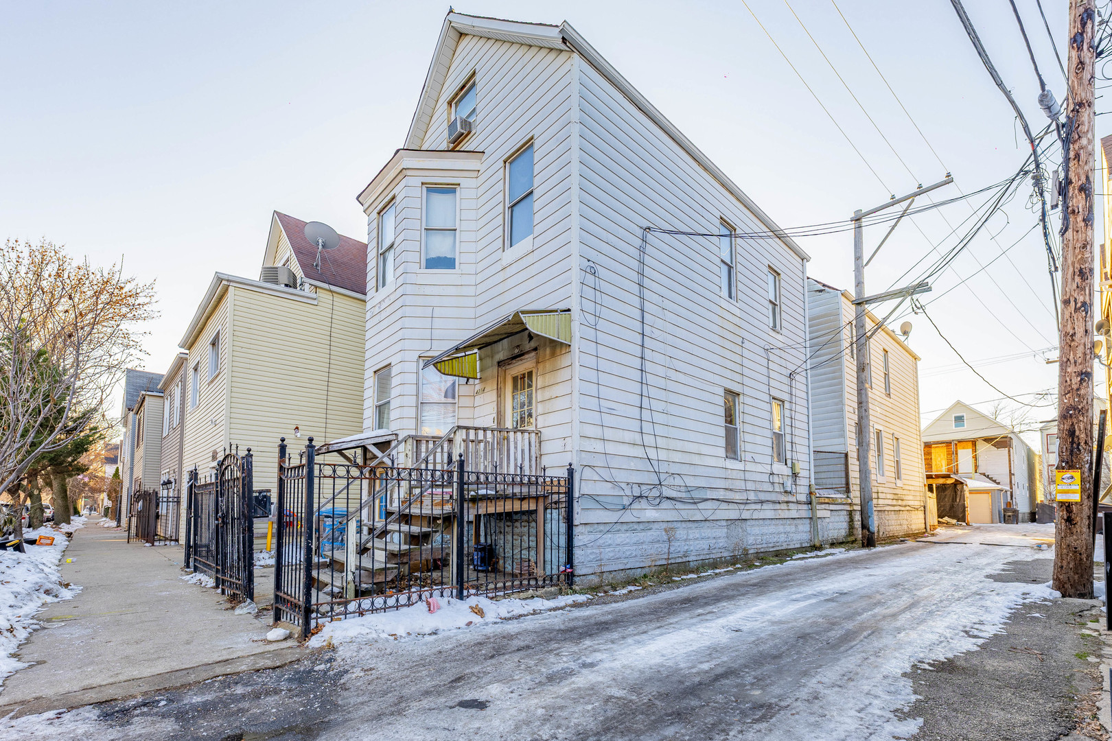 4314 S Hermitage Avenue