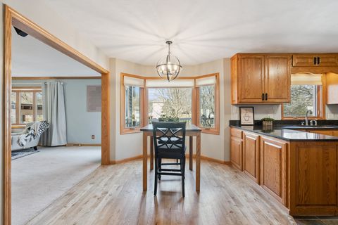 Tiny photo for 1680 Prairie Vista Circle, Bettendorf, IA 52722 (MLS # 12557535)