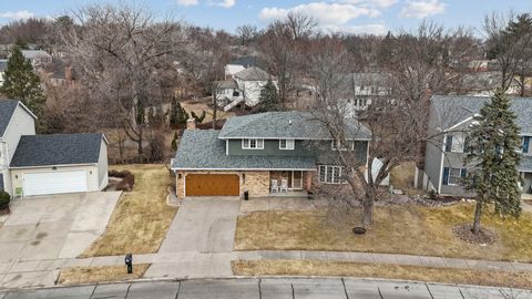 Tiny photo for 1680 Prairie Vista Circle, Bettendorf, IA 52722 (MLS # 12557535)