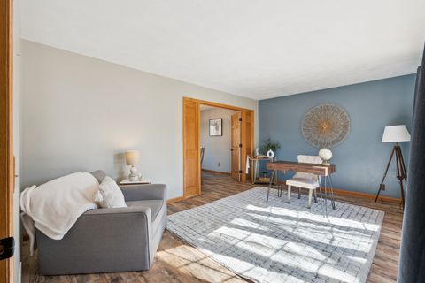 Tiny photo for 1680 Prairie Vista Circle, Bettendorf, IA 52722 (MLS # 12557535)