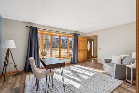 Tiny photo for 1680 Prairie Vista Circle, Bettendorf, IA 52722 (MLS # 12557535)