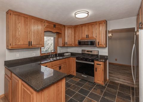 Tiny photo for 1680 Prairie Vista Circle, Bettendorf, IA 52722 (MLS # 12557535)