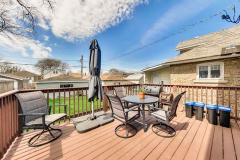 Tiny photo for 2714 Wesley Avenue, Berwyn, IL 60402 (MLS # 12616289)