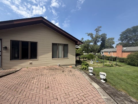 Tiny photo for 1009 S Ahrens Avenue, Lombard, IL 60148 (MLS # 12733132)