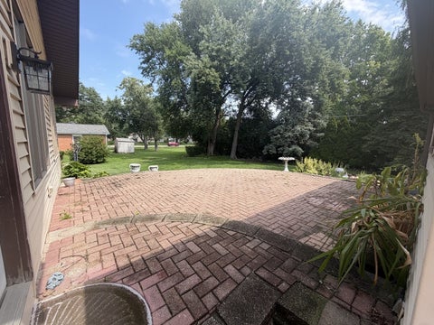 Tiny photo for 1009 S Ahrens Avenue, Lombard, IL 60148 (MLS # 12733132)