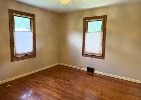 Tiny photo for 1009 S Ahrens Avenue, Lombard, IL 60148 (MLS # 12733132)