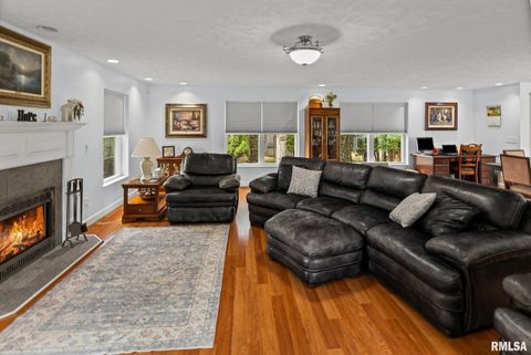 Tiny photo for 521 Marquis Avenue, Centralia, IL 62801 (MLS # EB459679)