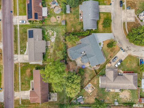 Tiny photo for 521 Marquis Avenue, Centralia, IL 62801 (MLS # EB459679)