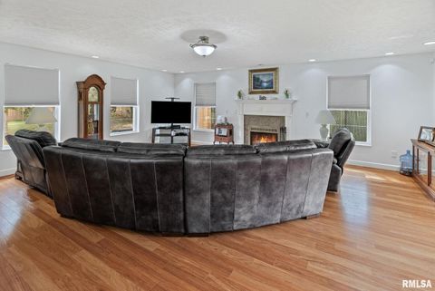 Tiny photo for 521 Marquis Avenue, Centralia, IL 62801 (MLS # EB459679)