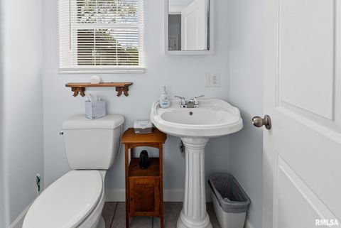 Tiny photo for 521 Marquis Avenue, Centralia, IL 62801 (MLS # EB459679)