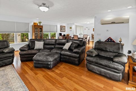 Tiny photo for 521 Marquis Avenue, Centralia, IL 62801 (MLS # EB459679)