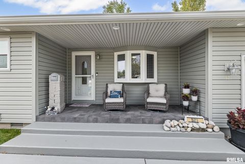 Tiny photo for 521 Marquis Avenue, Centralia, IL 62801 (MLS # EB459679)