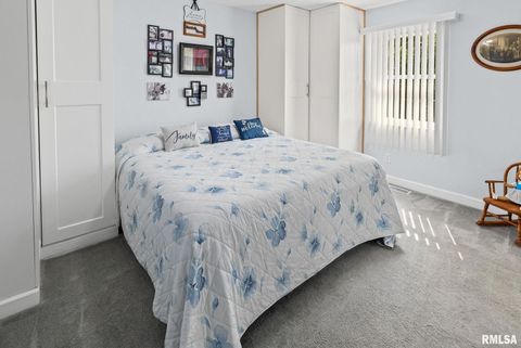 Tiny photo for 521 Marquis Avenue, Centralia, IL 62801 (MLS # EB459679)