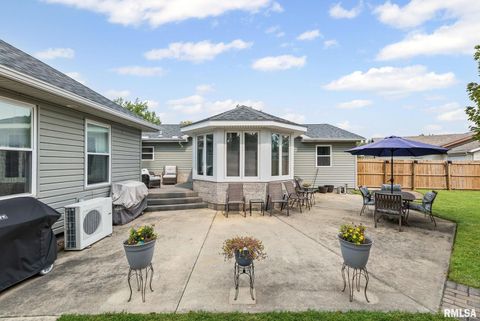 Tiny photo for 521 Marquis Avenue, Centralia, IL 62801 (MLS # EB459679)