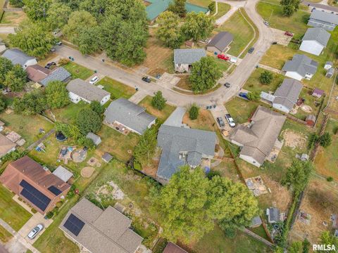 Tiny photo for 521 Marquis Avenue, Centralia, IL 62801 (MLS # EB459679)