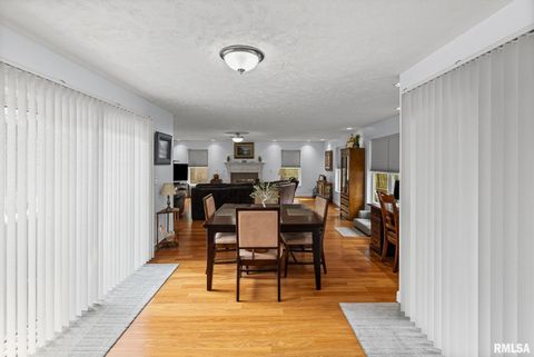 Tiny photo for 521 Marquis Avenue, Centralia, IL 62801 (MLS # EB459679)