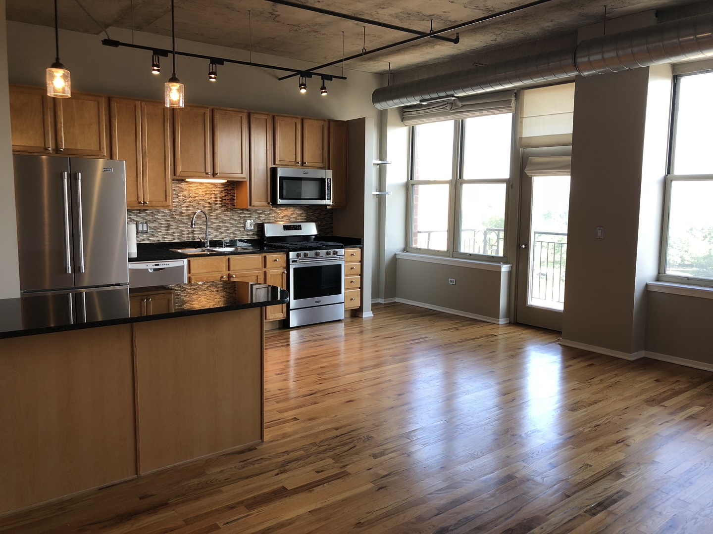 6 S Laflin Street 604