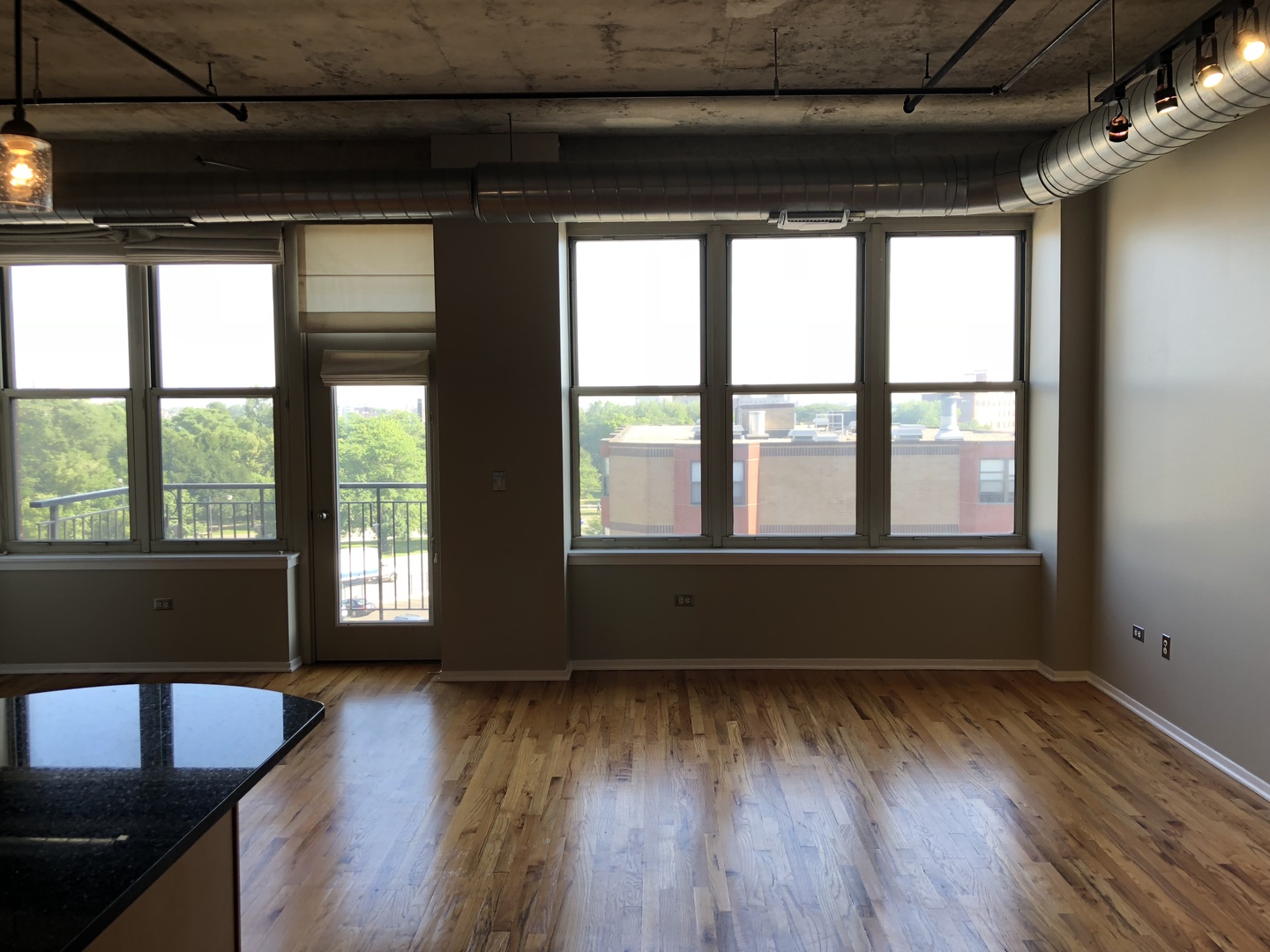 6 S Laflin Street 604