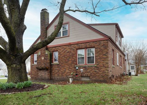 Tiny photo for 1125 17th Avenue, Moline, IL 61265 (MLS # 12606127)