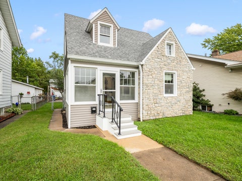 Photo of 2421 14th Avenue, Moline, IL 51265 (MLS # 12785199)