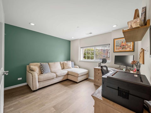Tiny photo for 400 Concord Court, Morton Grove, IL 60053 (MLS # 12725554)